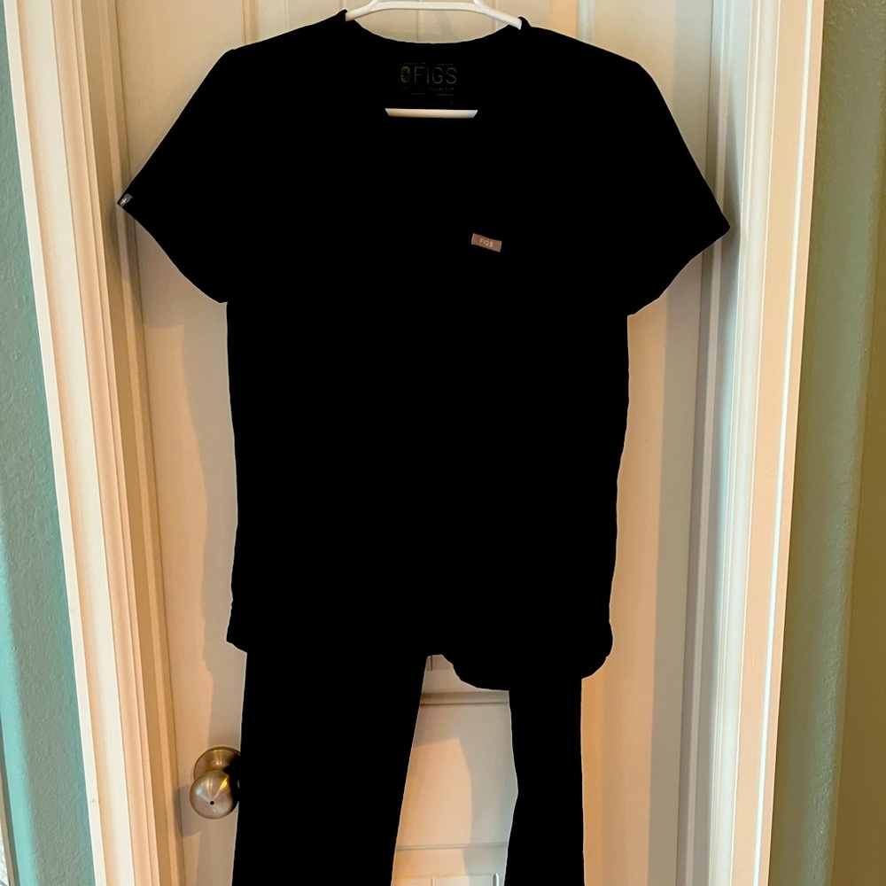 Figs scrubs